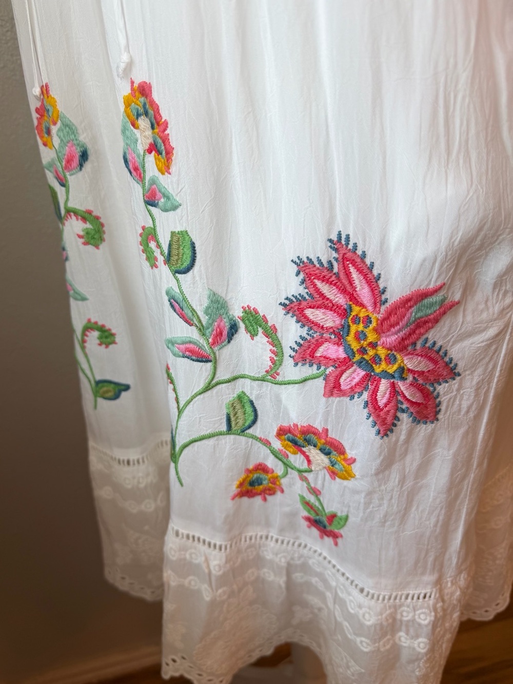 NWT. Johnny Was  White Embroidered Floral Boho Dress Size Small - Picture 8 of 15